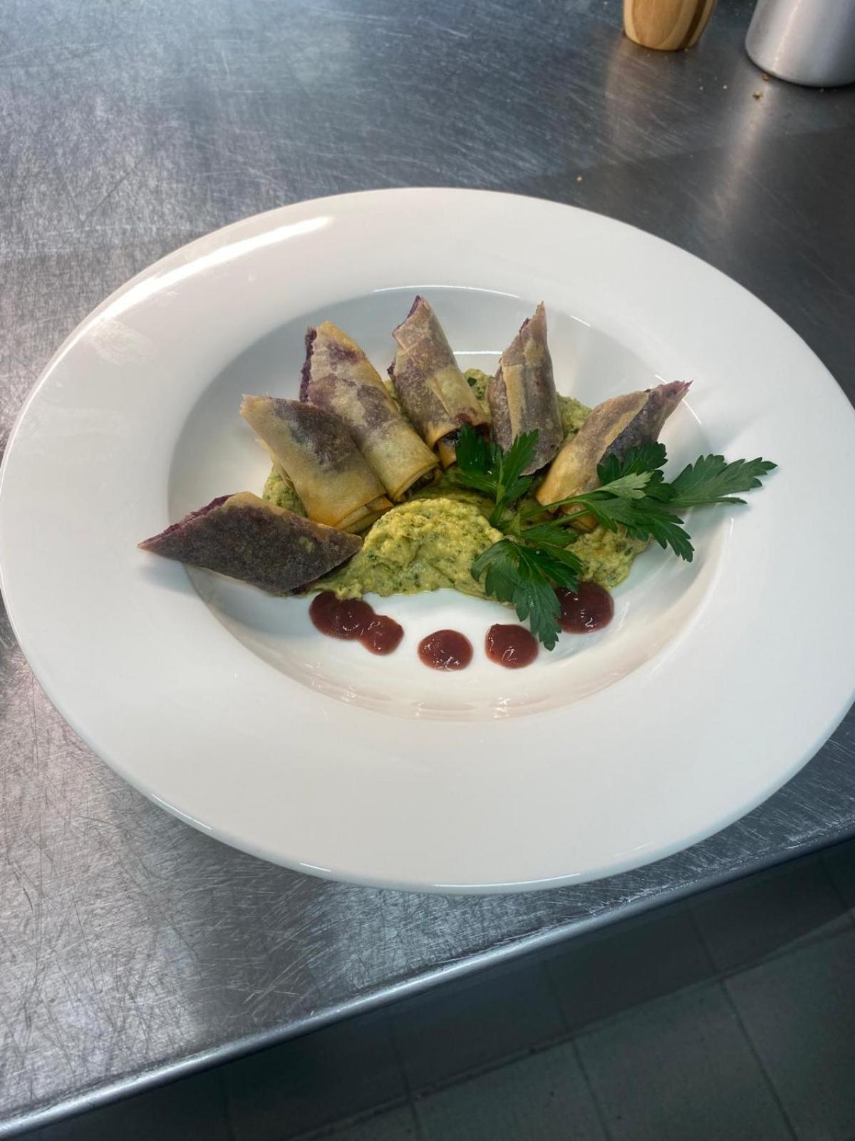 Hotel Restaurant Croix Blanche Sugiez Eksteriør bilde